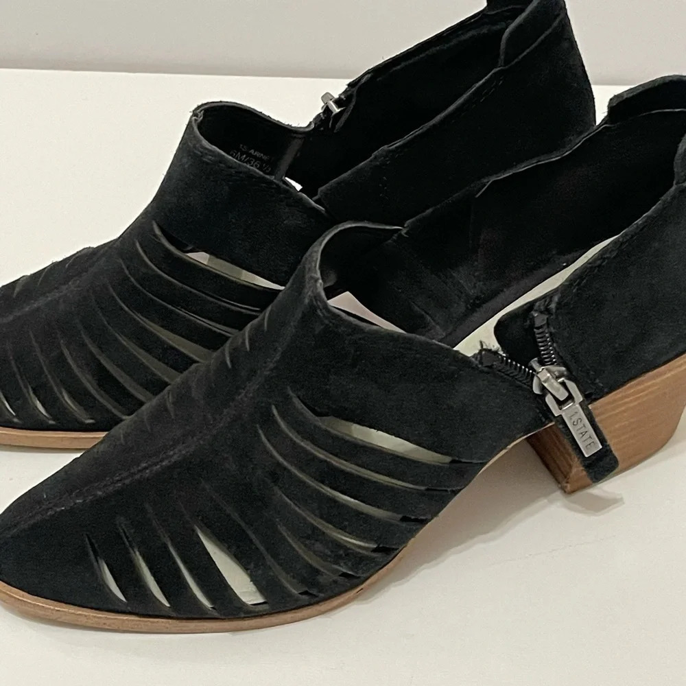 1.State Women's Black Pointed Strappy Ankle Bootie Suede Shoes blocked heel sz 6 - Picture 7 of 16